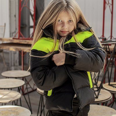Демісезонна дитяча куртка з світловідбиваючими вставками light Green girl на дівчинку J-023-20 light green фото
