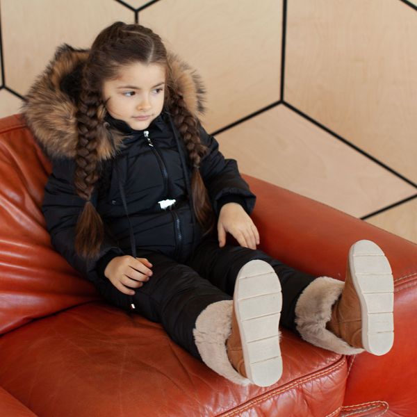 Дитячий однотонний зимовий комбінезон чорного кольору і опушкою з натурального хутра WK-0048 black girl фото
