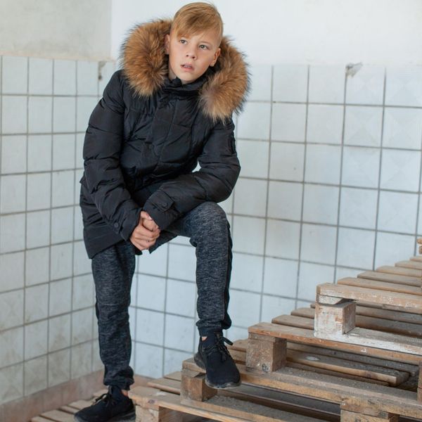 Підліткове зимове пальто на хлопчика чорного кольору з натуральним хутром W-018-17 black фото