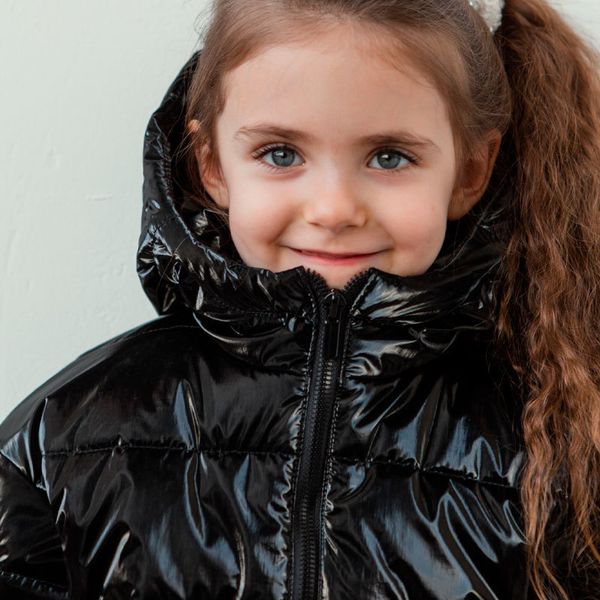 Демісезонна дитяча куртка для дівчинки в чорному кольорі 411193189 фото